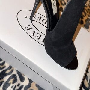 Steve Madden Elegant Black Peep-Toe Heels